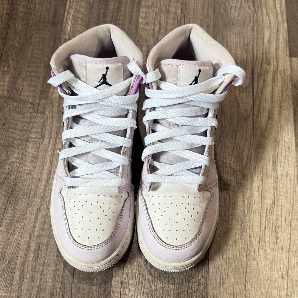 Jordan Kids Sneakers  barley grapes in White and Pink